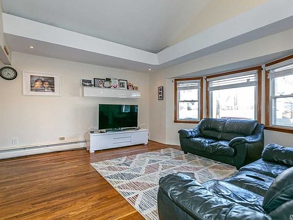4th image of 257 Marcus Ave