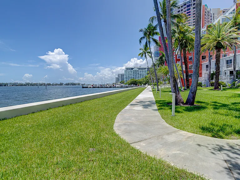 1541 Brickell Ave #T105 — Photo 95