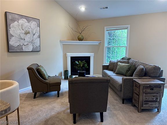3rd image of 424 Harbor Ridge Ln