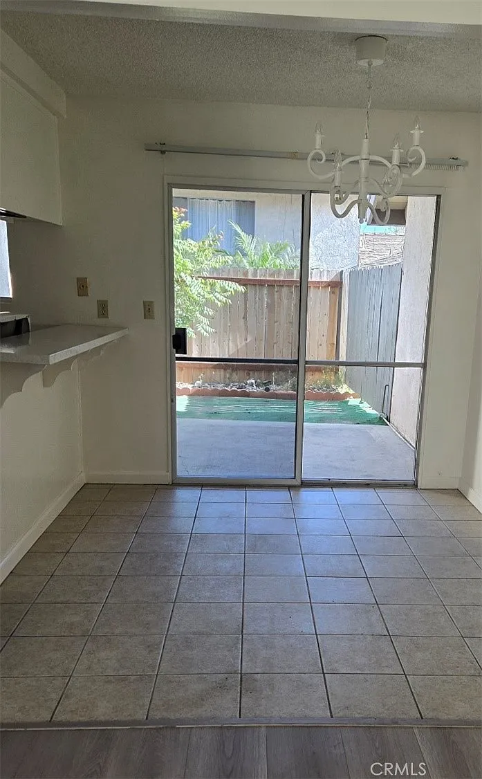 1 bed, 950 sqft, $1,900 — Photo 2