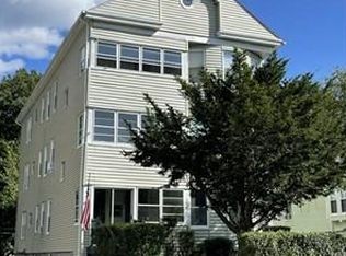 90 Stanton St, Worcester, MA 01605