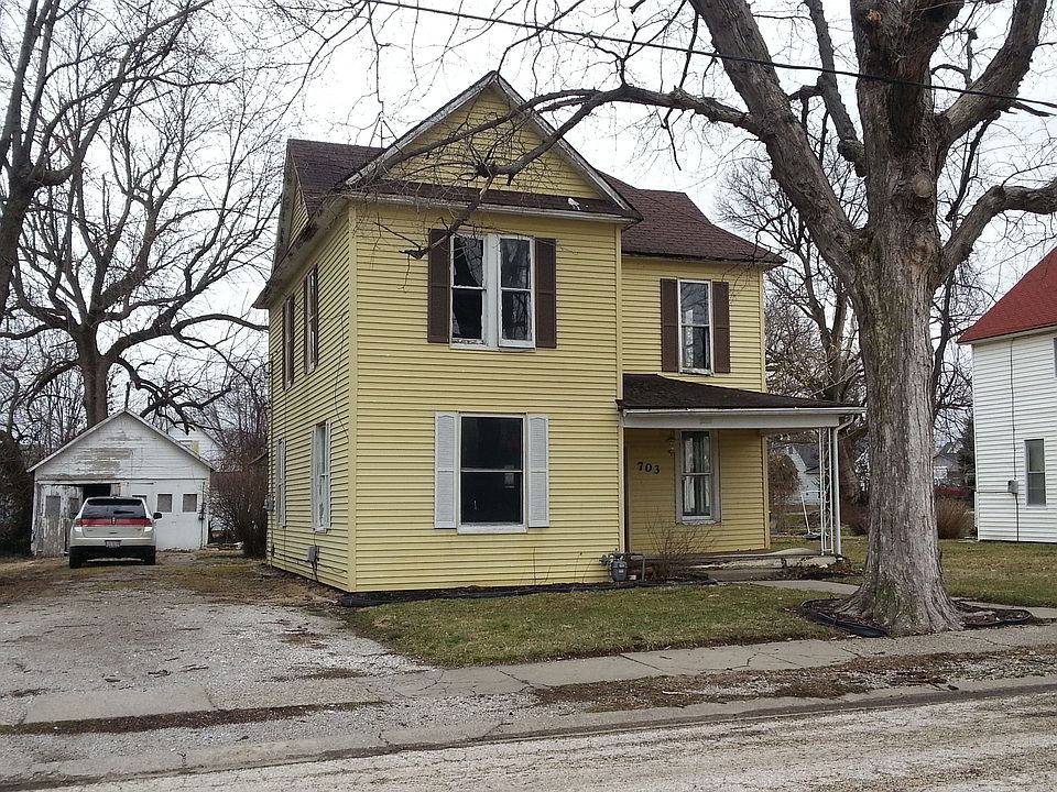 1-Car garage in back