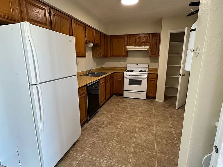80 Eventide Rd SE #A-D — Photo 9