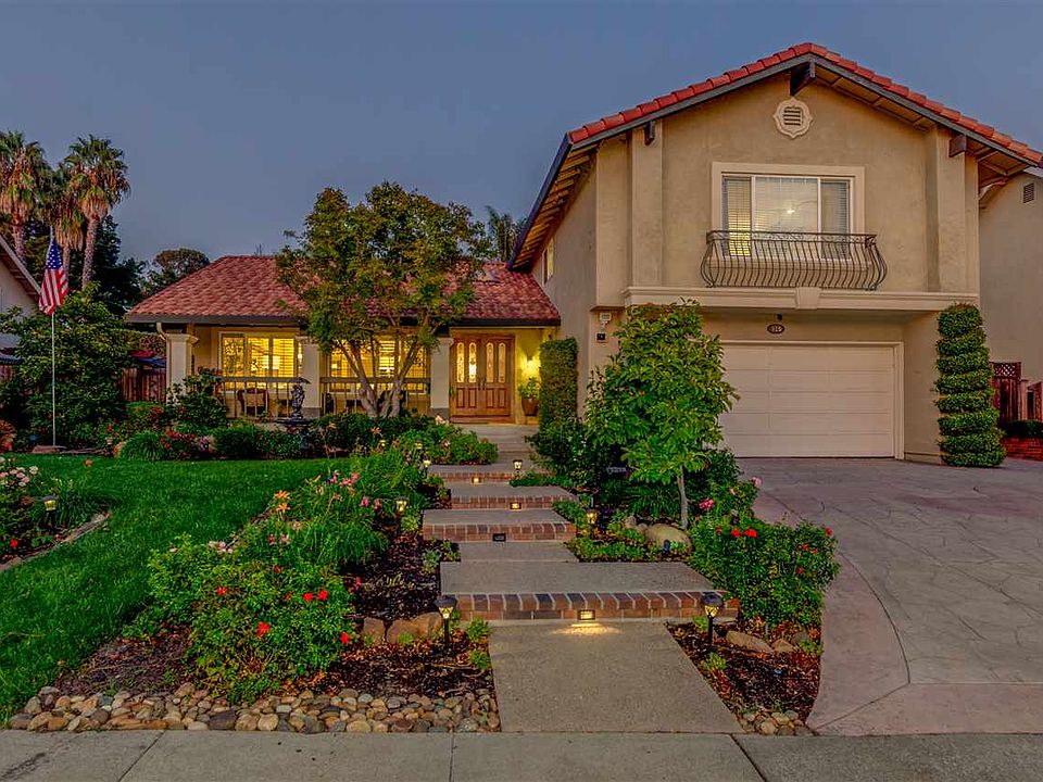 1st image of 915 El Capitan Dr