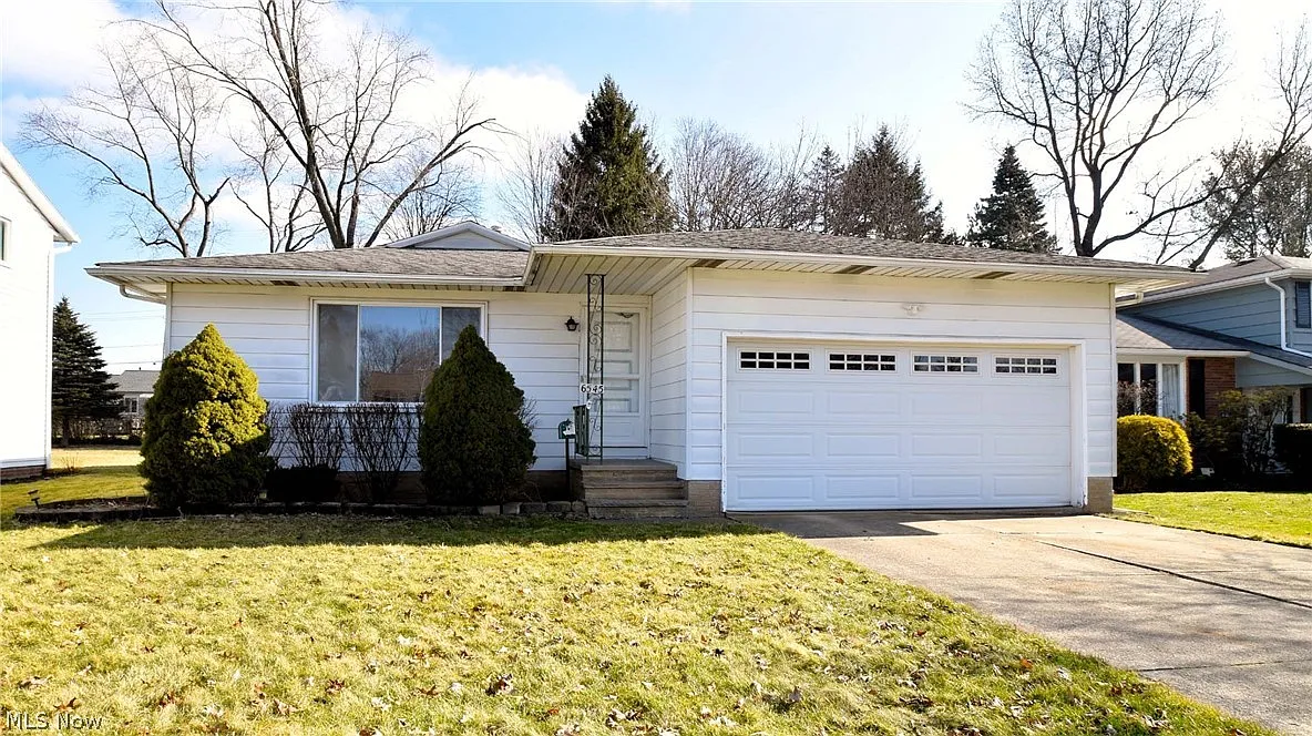 3 bed, 1.5 bath, $2,000 — Photo 2
