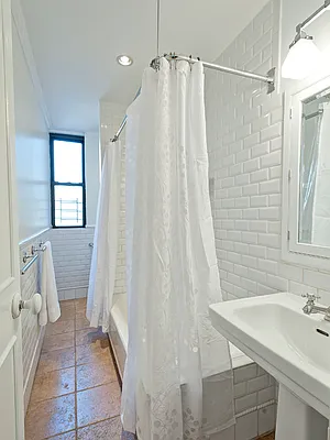 Sold by Sotheby's International Realty | media 22