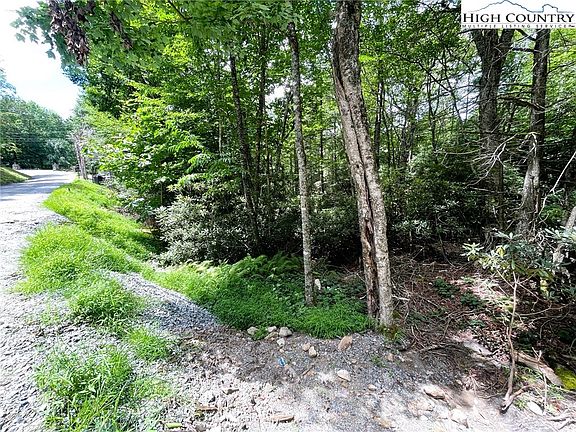 2nd image of 252 Greenbriar Road