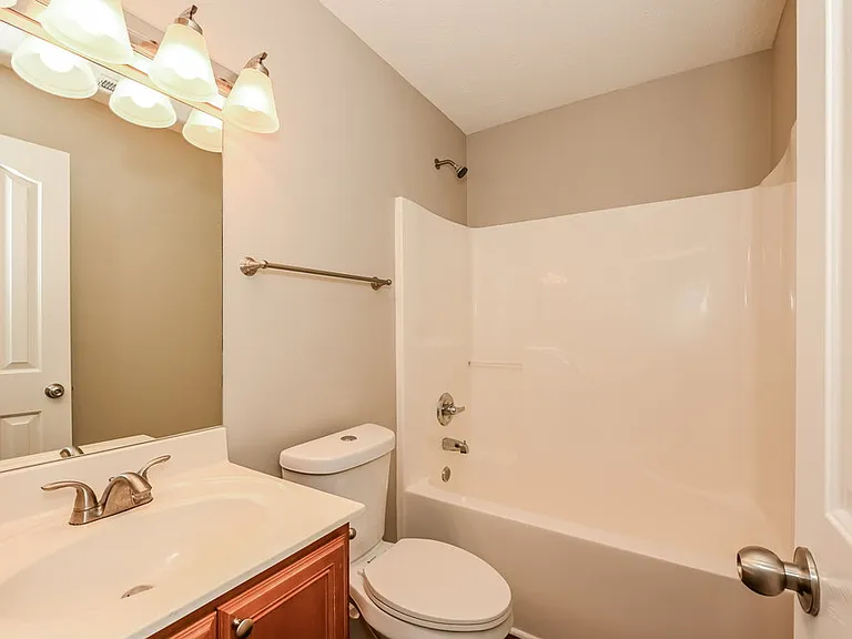 843 Kanatak Ln — Photo 16