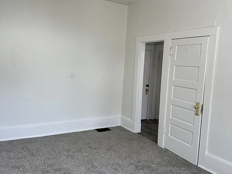 521 Adams St #5 — Photo 8