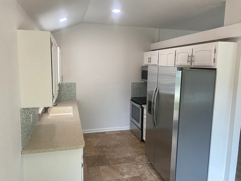 1433 Buena Vista Cir — Photo 6