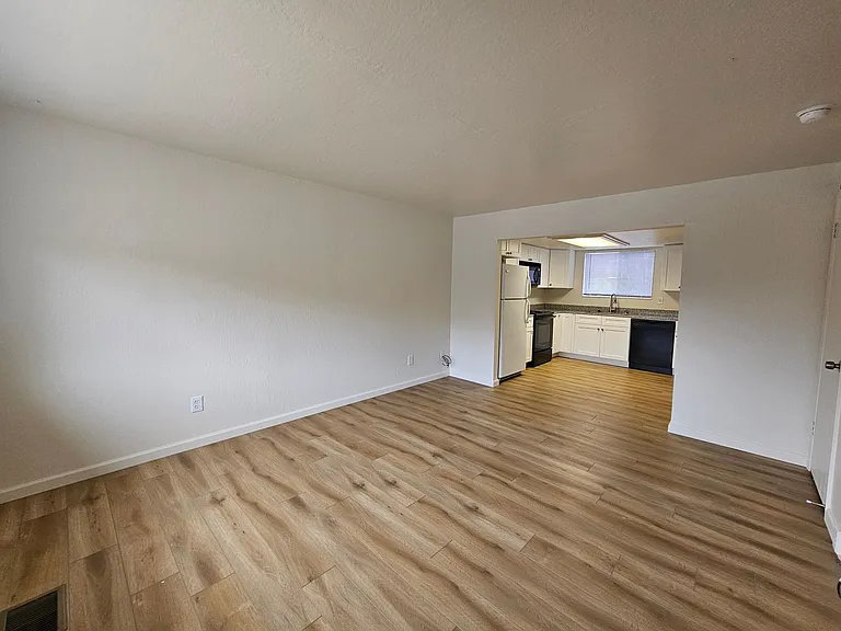 3621 Gypsum Rd — Photo 2