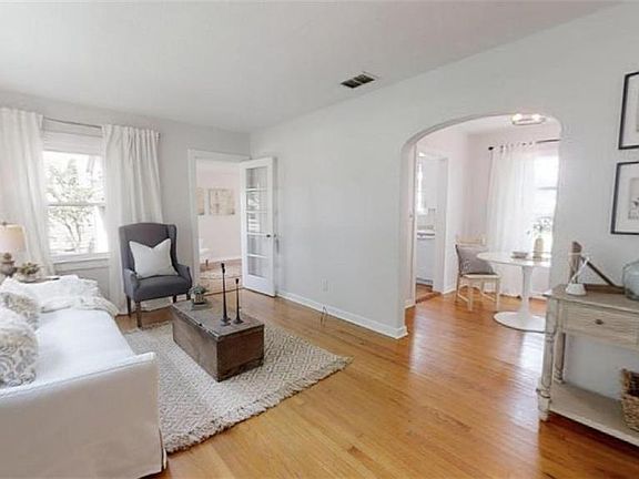 5th image of 1131 W Smith St