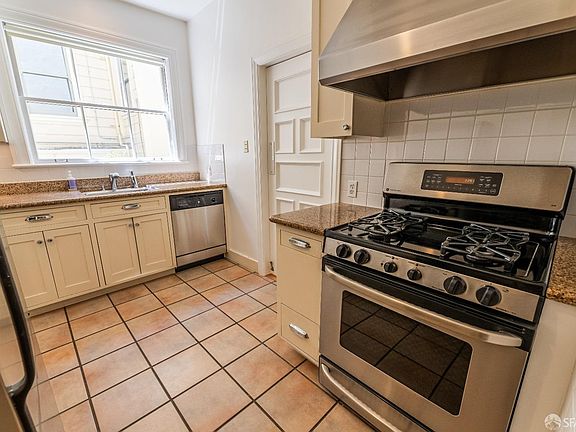 3rd image of 2383 Union St APT 3