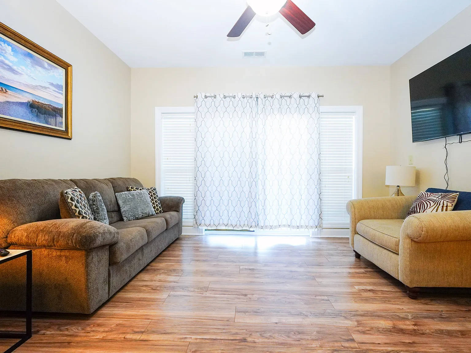 2 bed, 1100 sqft, $1,800 — Photo 3