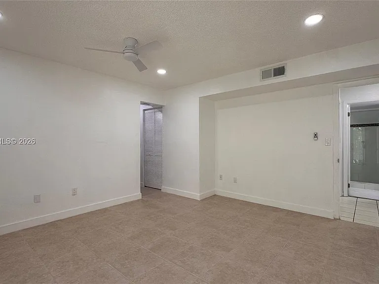 8401 SW 107th Ave #331E — Photo 23