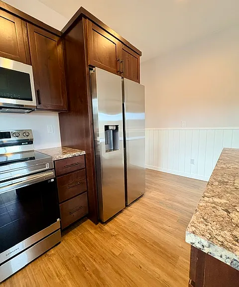 1940 NE Laughlin Rd #2 — Photo 4