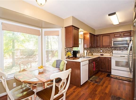 4th image of 4437 Lumberjack Ln