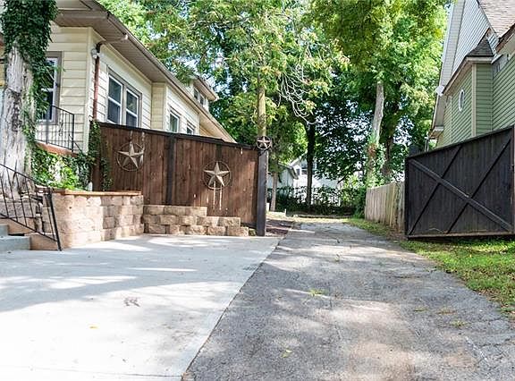 5th image of 1320 Rowland Ave