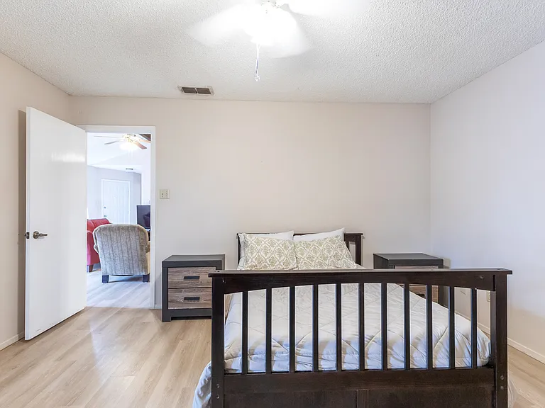 4074 Russell Ave — Photo 19