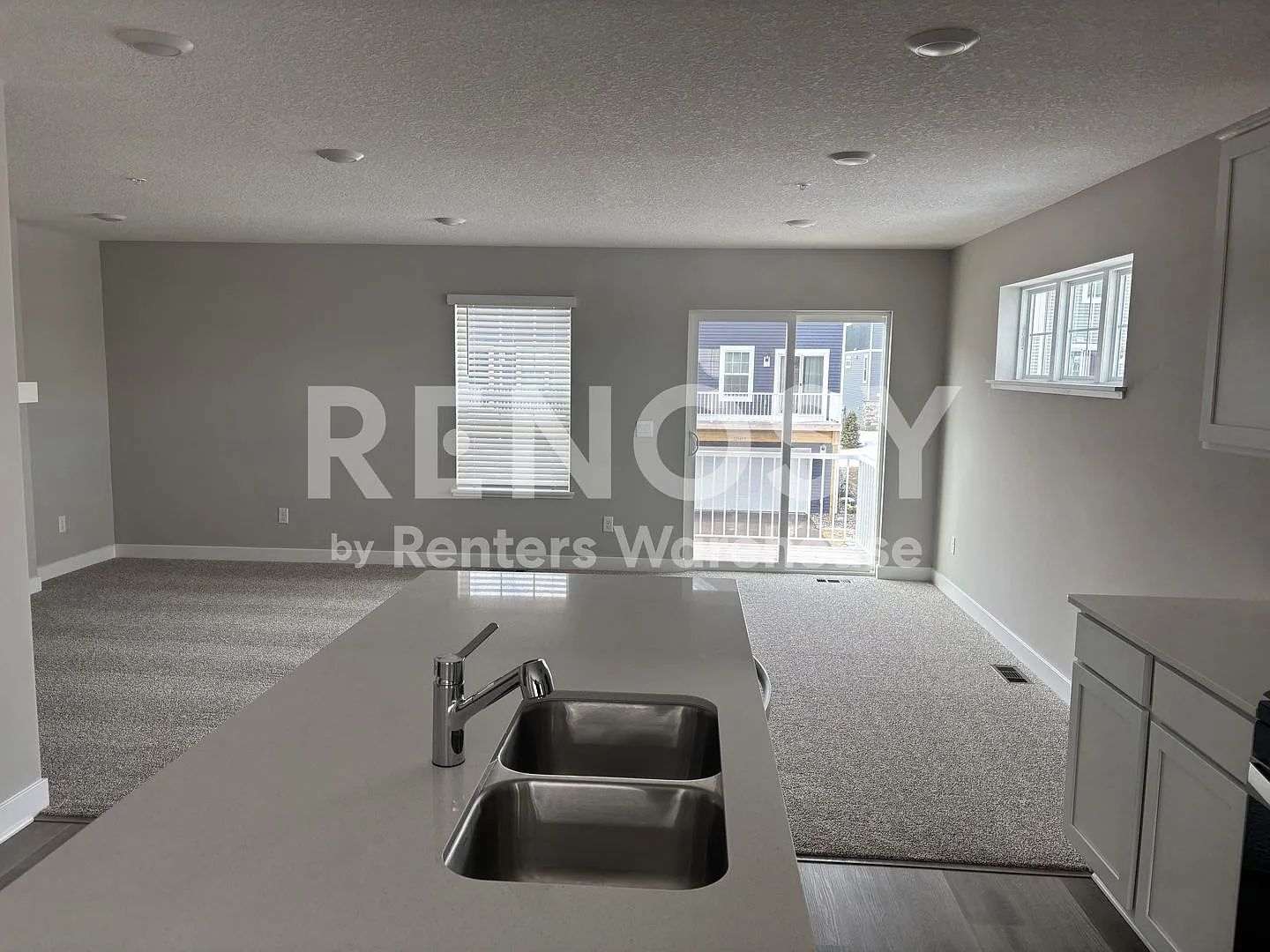 Spacious 3 Bed, 2.5 Bath Townhome in a Great Location — Photo 4