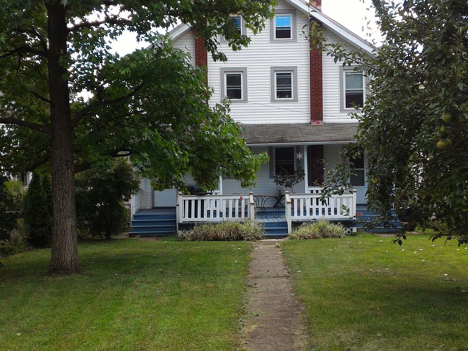 Huge fenced yard.
