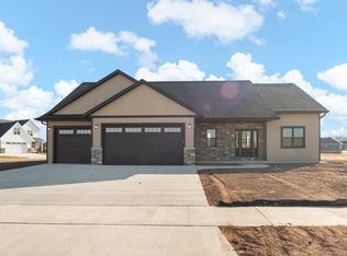 1468 Divinity Dr, De Pere, WI 54115