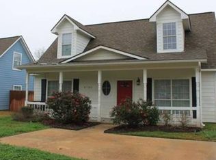 3701 Holick Ln, Bryan, TX 77801