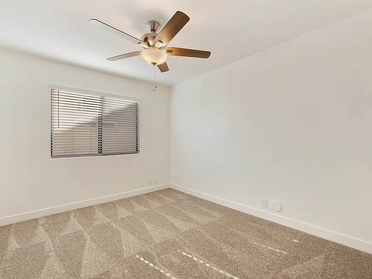 5656 E Saint John Rd — Photo 31