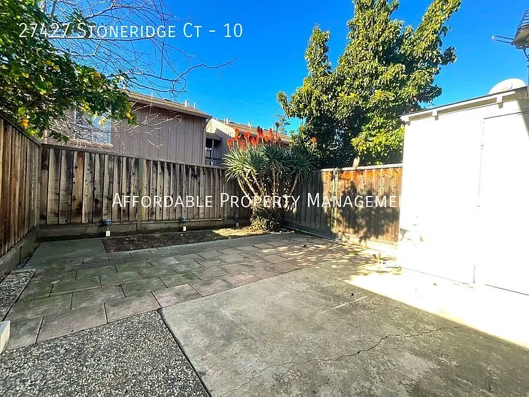 27427 Stoneridge Ct #10 — Photo 13