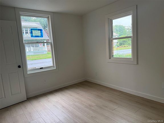 3rd image of 29 Thompson St