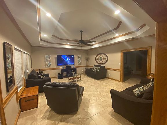 5th image of 2401 Lazy Lake Dr