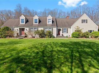 22 Village Dr, East Lyme, CT 06333