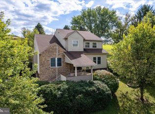 160 Church St, Seven Valleys, PA 17360