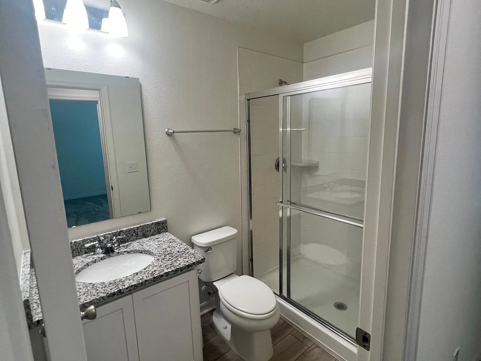 3 bed, 2.5 bath, 1406 sqft, $2,450 — Photo 3