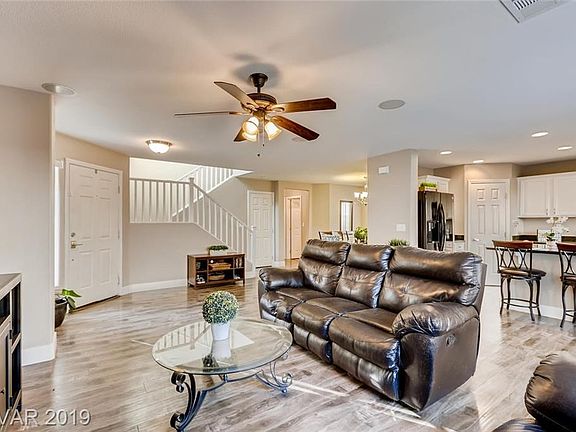 5th image of 1124 Autumn Blossom St