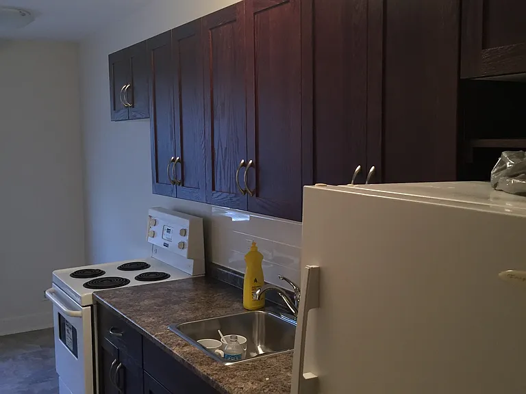 587 Broadway #4 — Photo 4