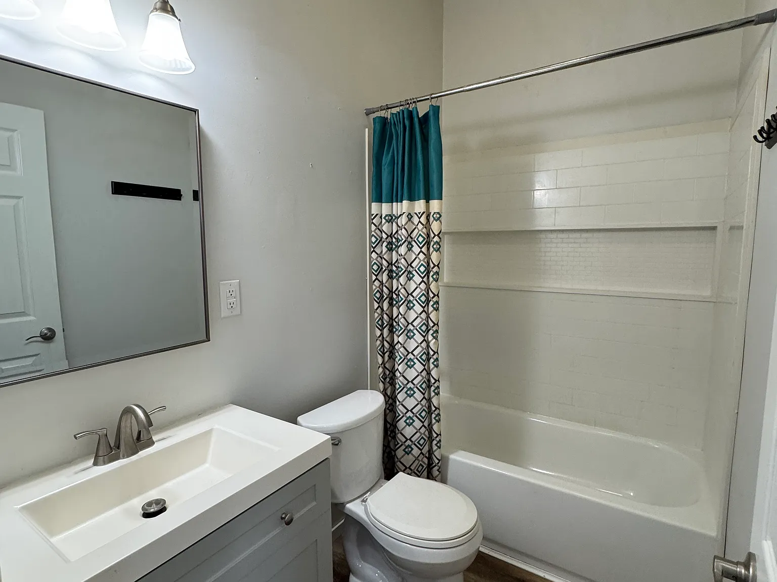 3 bed, 1400 sqft, $1,250 — Photo 4