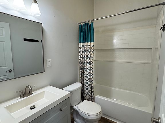4th image of 106 Conwell St #A