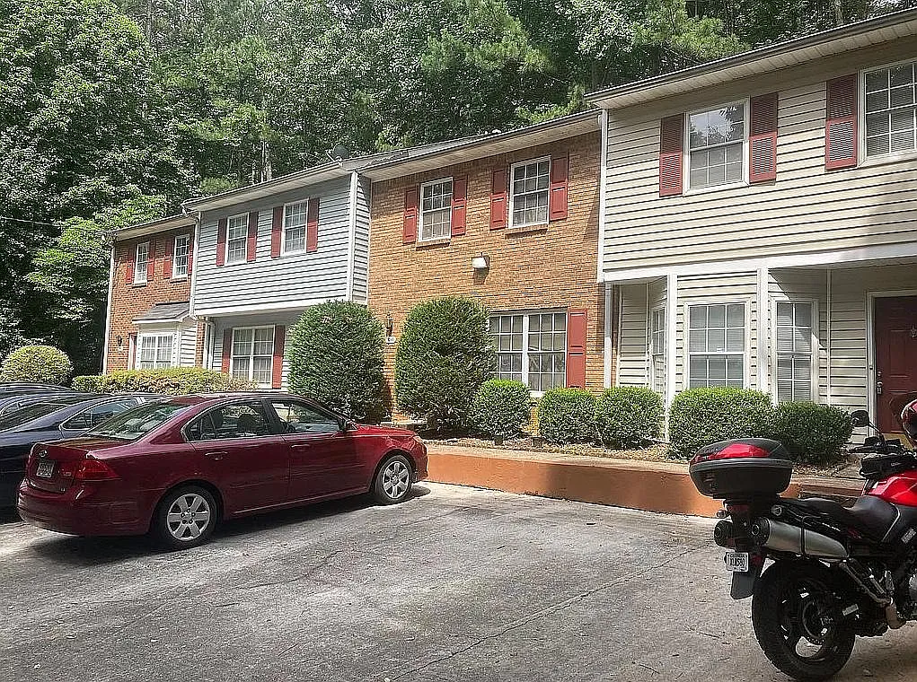 2 bed, 2.5 bath, $1,450 — Photo 1