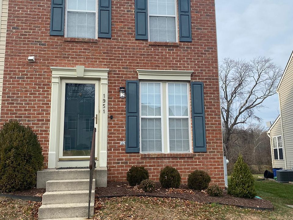 1st image of 1951 Laurel Oak Dr