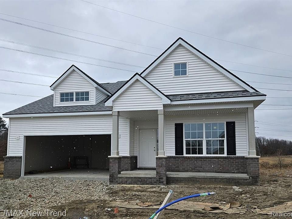 446 Pattan Dr, Wixom, MI 48393 MLS 20240008856 Zillow