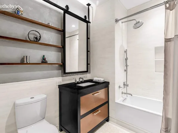 425 West 50th Street image 9 of 16