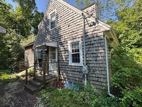 2nd image of 203 Willow St