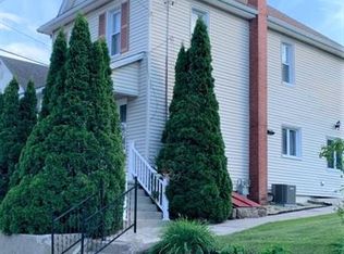 402 Garibaldi Ave, Roseto, PA 18013