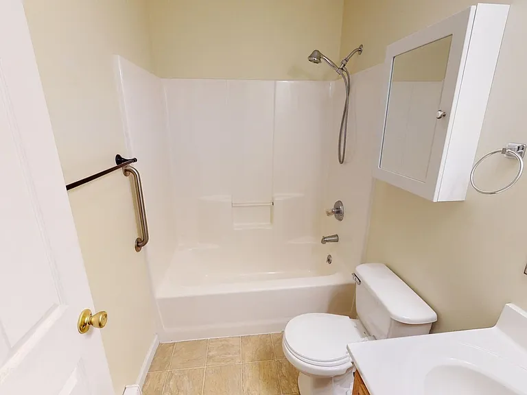 251 Underwood St — Photo 8