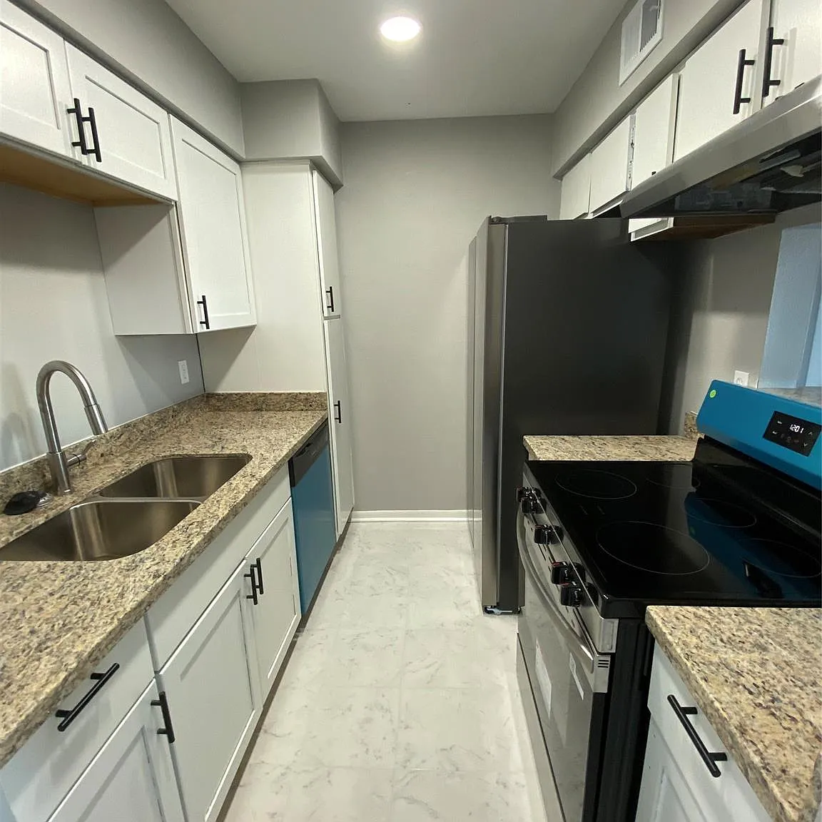 3 bed, 2.0 bath, 1274 sqft, $1,500 — Photo 2