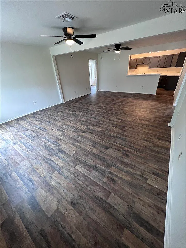 3 bed, 2.0 bath, 1368 sqft, $1,495 — Photo 2