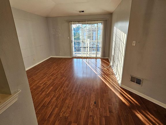 4th image of 136 Waterford Dr