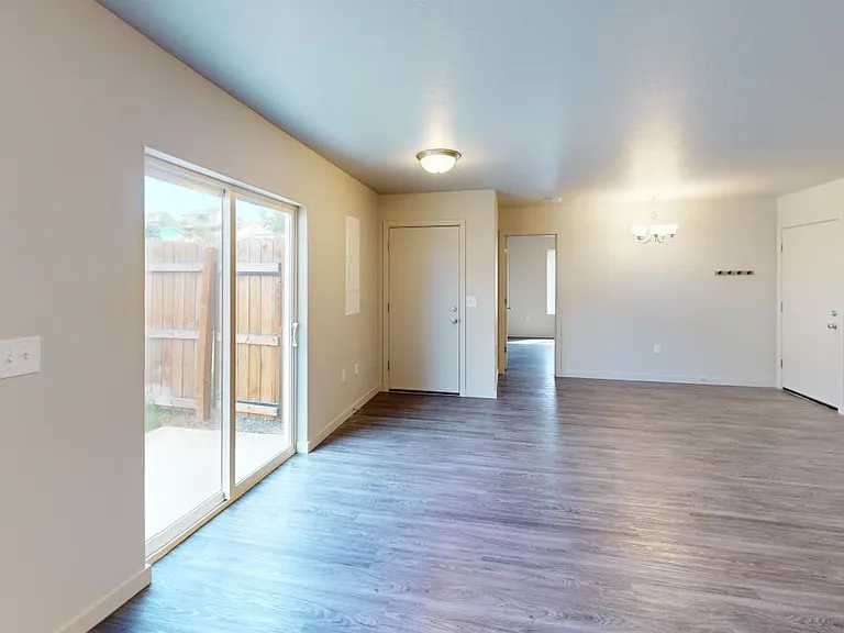 217 Stockton Ave — Photo 6