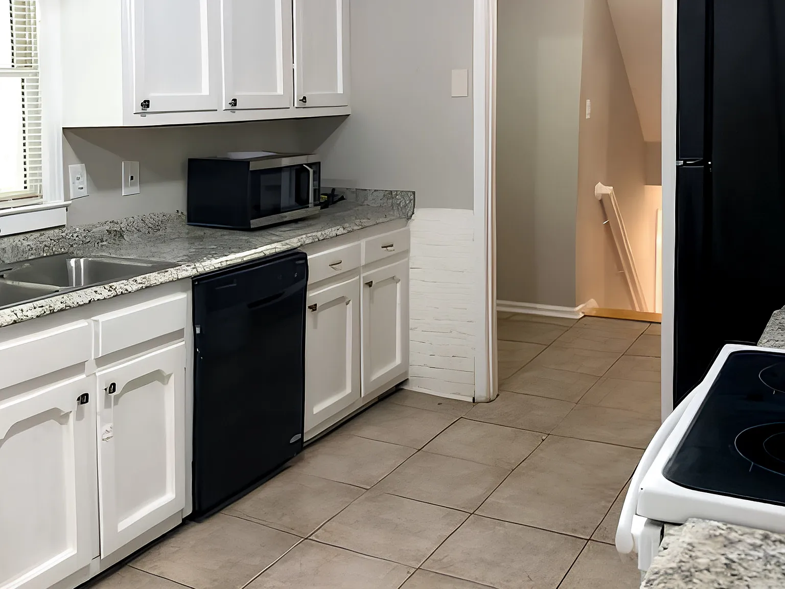4 bed, 2.0 bath, 1310 sqft, $793 — Photo 4
